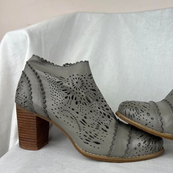 L'Artiste by Spring Step Leather Heeled boots Grey leather Ankle Boots Size 9 - Picture 2 of 8